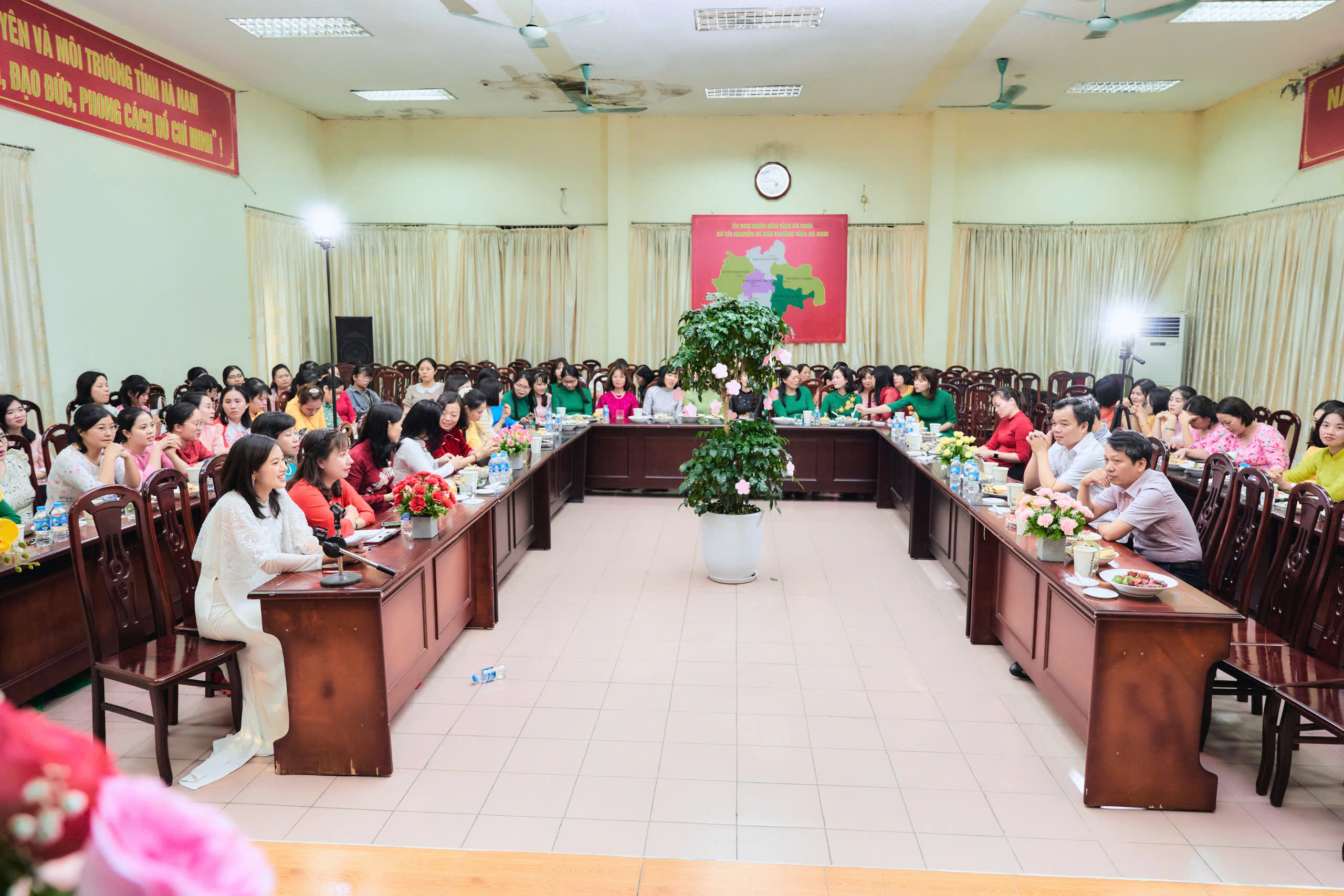 Ảnh Hội trường.jpg